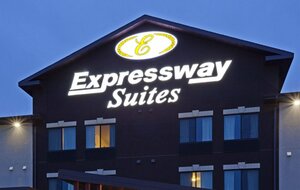 Гостиница Expressway Suites of Grand Forks