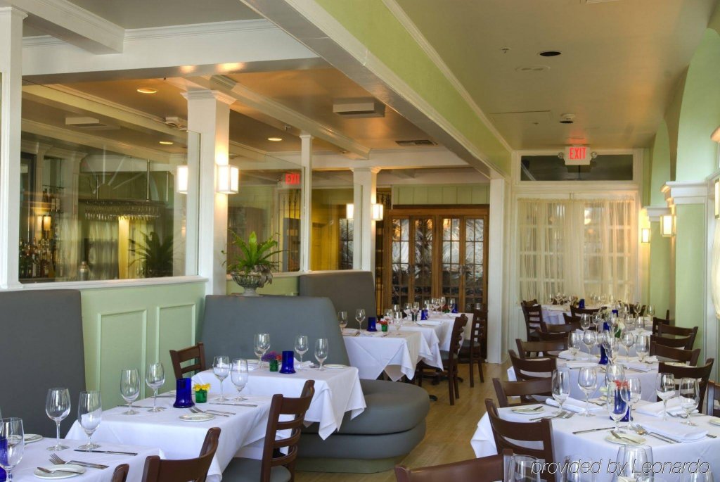 Фото Bienville House