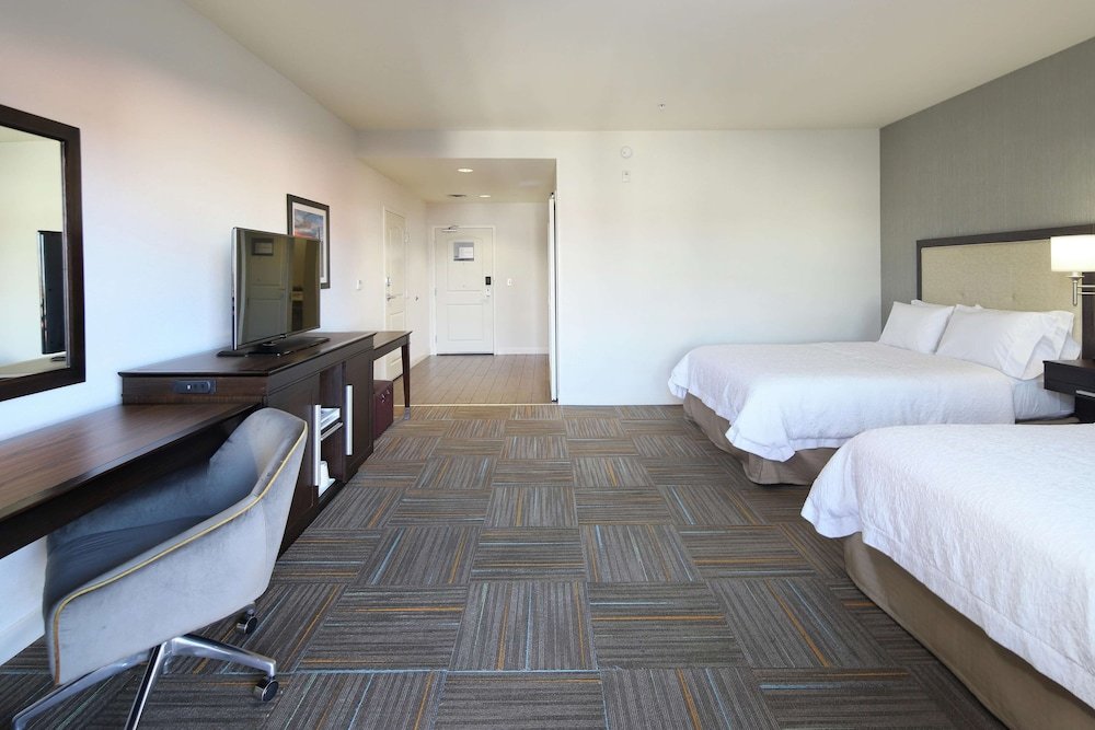 Фото Hampton Inn & Suites Phoenix Tempe