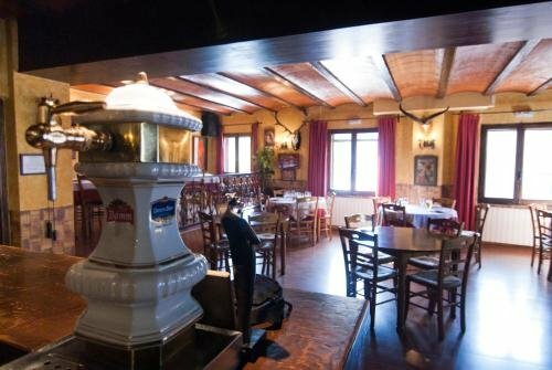 Внешний вид отеля Hostal Hostatgeria Sant Jaume в Ла-Побла-де-Бенифассе, фото 2