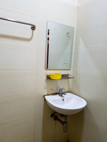 Фото Man Thi Tar Hotel