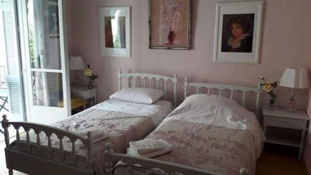 Фото Marion-Athenian Style Apartment