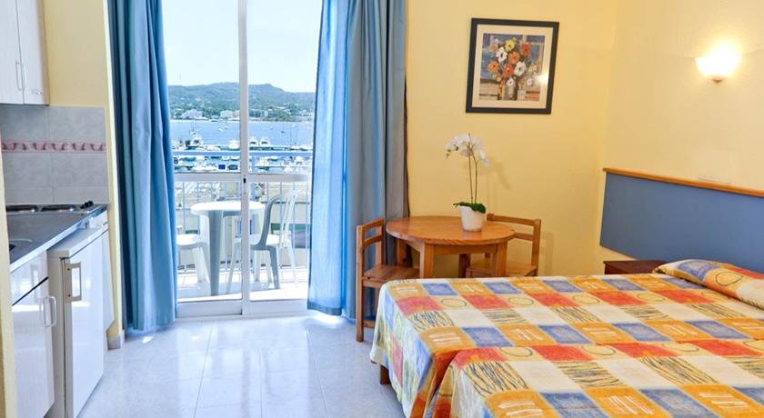 Фото Apartamentos Vibra Caleta - Adults Only