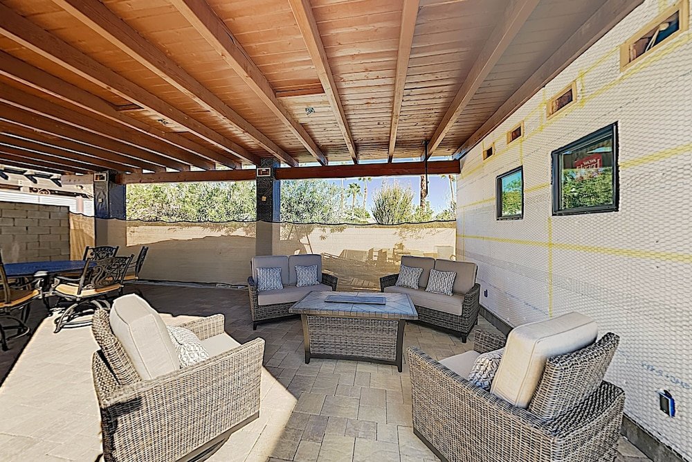 Фото Palm Springs House w Private Pool by RedAwning