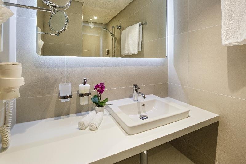 Фото Hotel Welcome Inn Zurich Airport