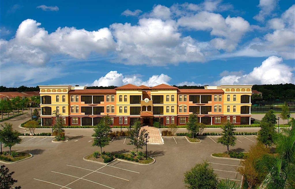 Фото Emerald Greens Hotel Condo Resort