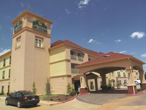 Гостиница La Quinta Inn & Suites by Wyndham Woodward