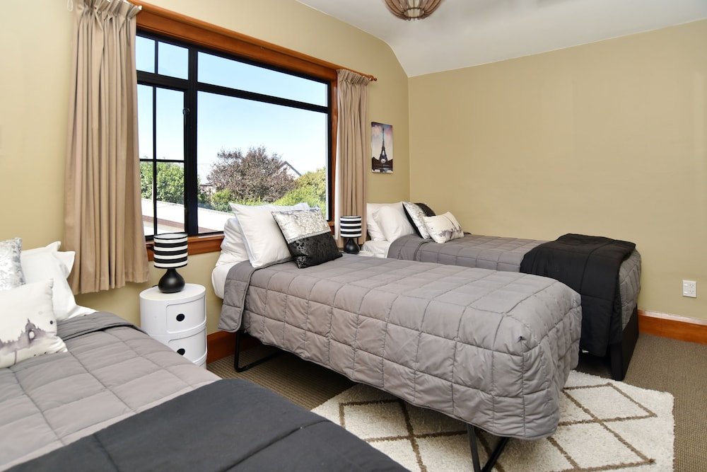 Фото 159 Yaldhurst Road Guest House