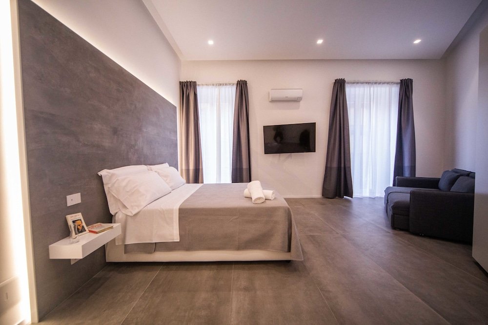 Фото Gallery Suite Naples