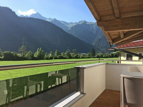 Гостиница Luxurious Apartment Near Four Ski Lifts in Mayrhofen