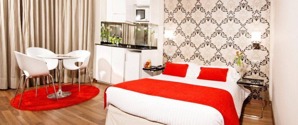 Фото Apartosuites Jardines de Sabatini