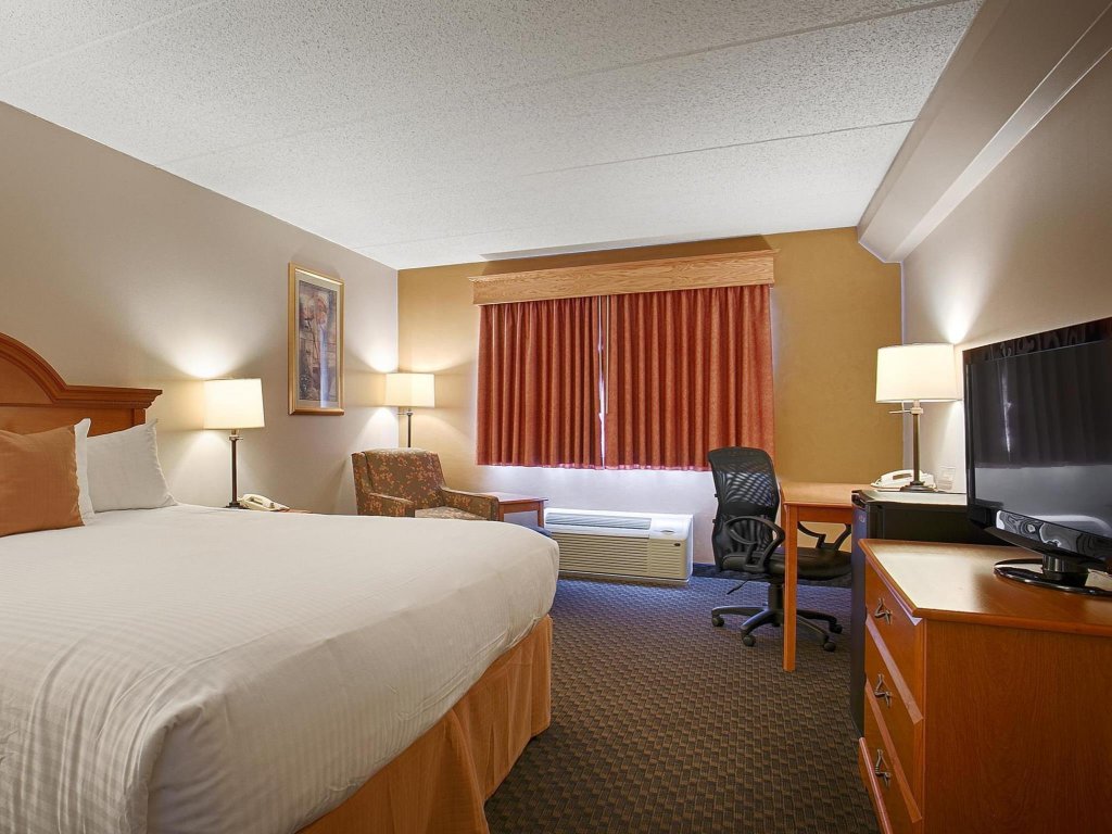 Фото Best Western Riverfront Inn