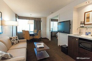 Гостиница Cambridge Suites Toronto