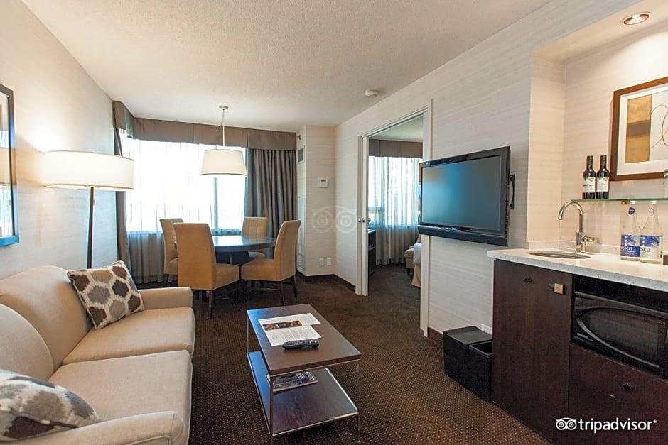 Фото Cambridge Suites Toronto