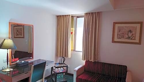 Фото Gaudi Hotel