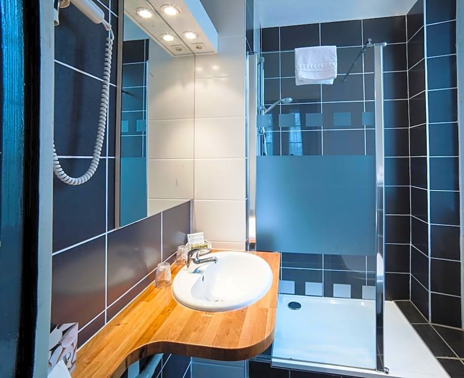 Фото Hôtel Les Tilleuls, Bourges