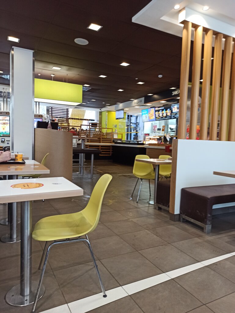 Fast food McDonald's, Tyumen, photo