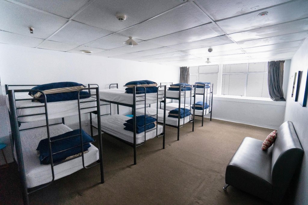 Фото Attic Backpackers