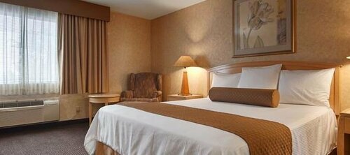 Гостиница SureStay Hotel by Best Western Camarillo