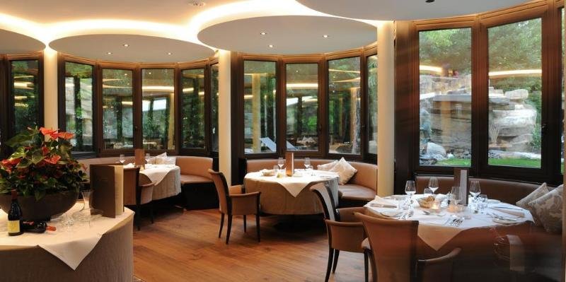 Фото Hotel Vier Jahreszeiten