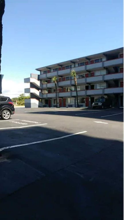 Фото Happy Holiday Motel