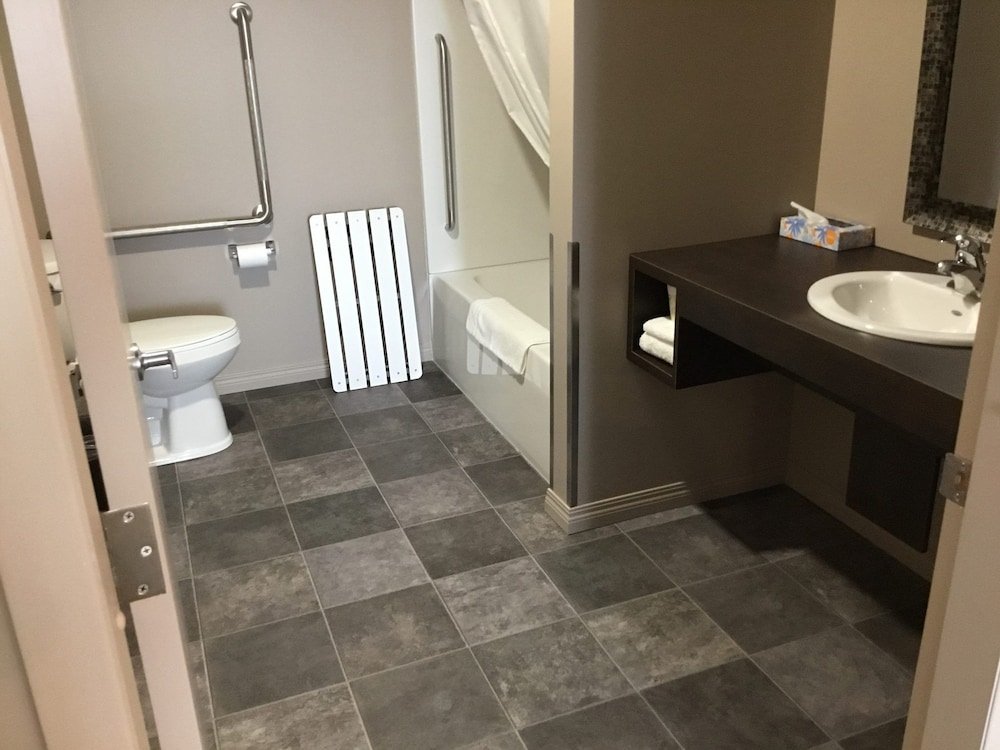 Фото Villa Inn & Suites SureStay Collection by Best Western