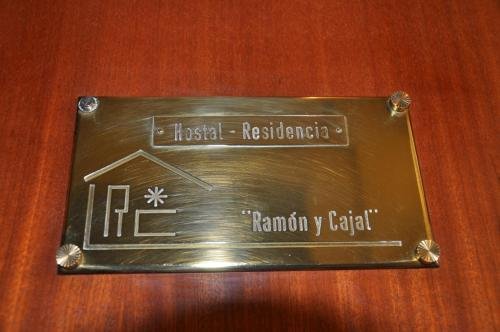 Фото Hostal Ramón y Cajal