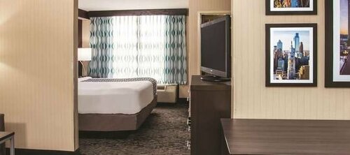 Гостиница La Quinta Inn & Suites by Wyndham Newark - Elkton в Ньюарке