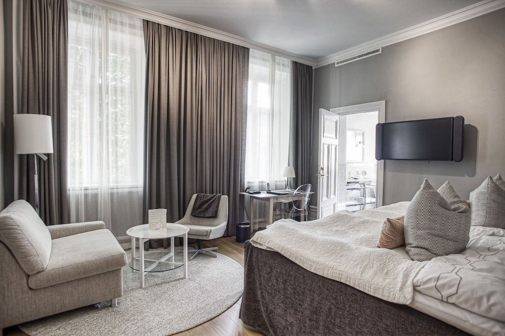 Фото отеля 2