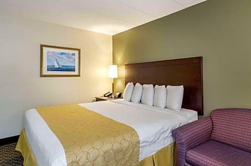 Фото Clarion Inn Seekonk - Providence