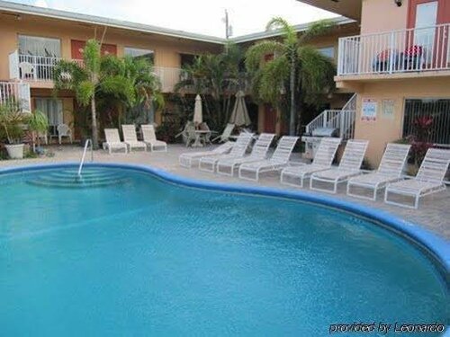 Внешний вид отеля Blue Strawberry by the Sea в Лодердейл-бай-зе-Си, фото 5