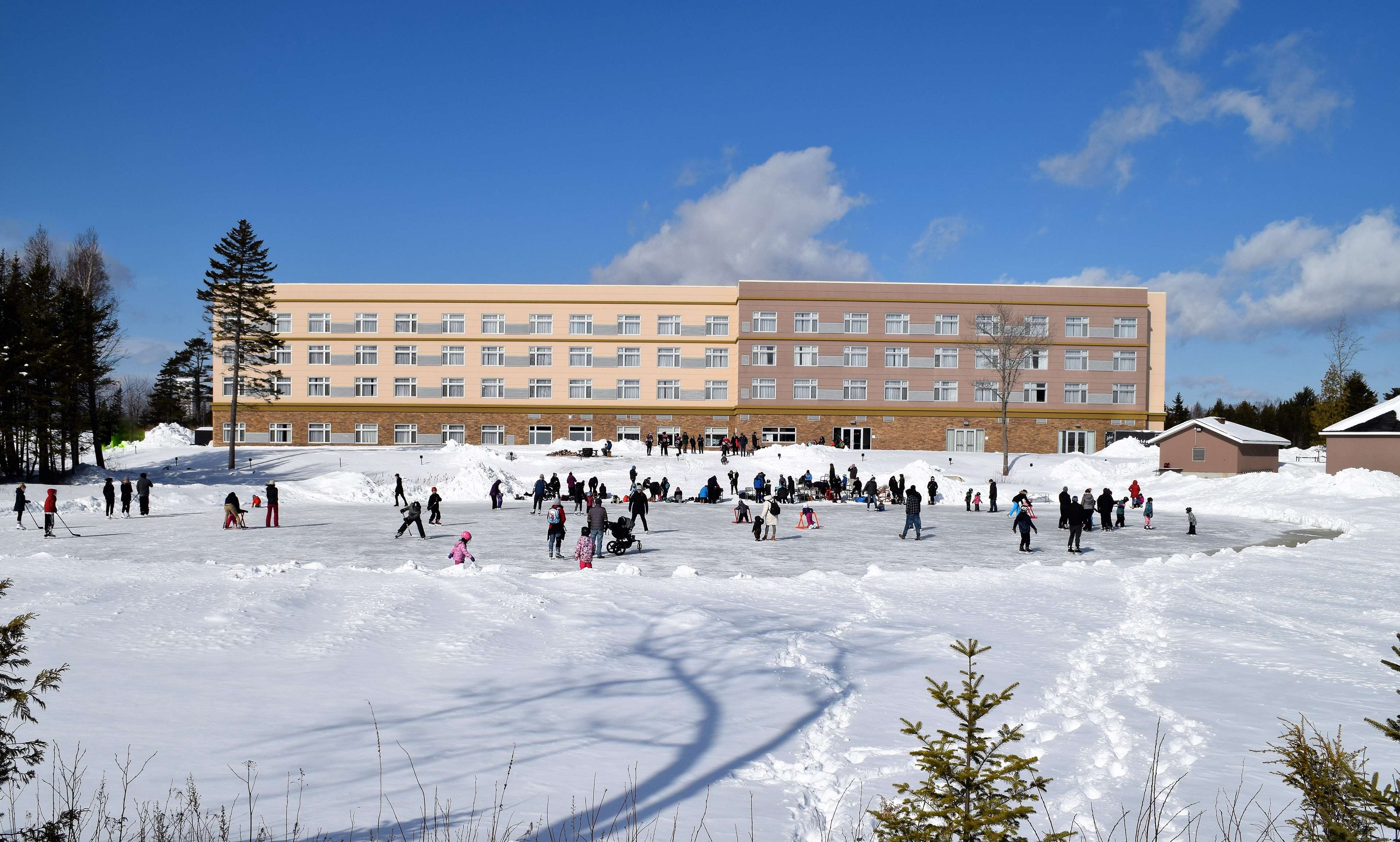 Фото Radisson Kingswood Hotel & Suites, Fredericton, NB