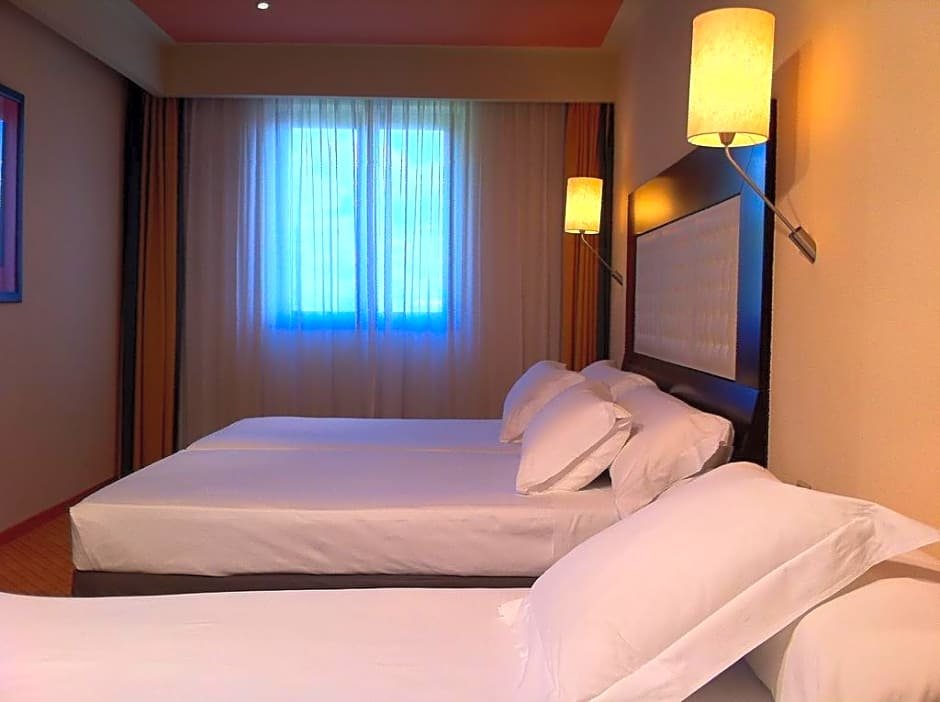 Фото Abba Burgos Hotel