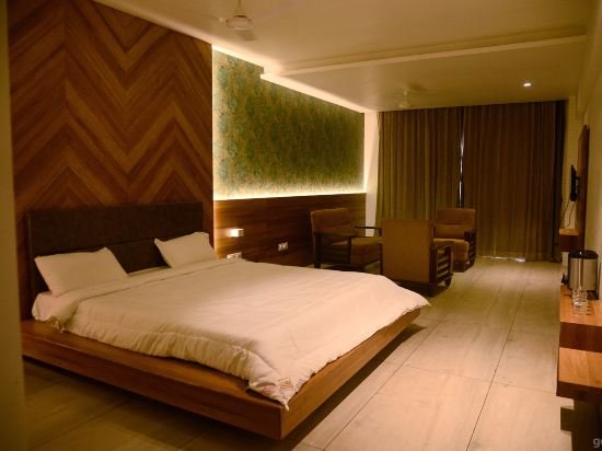 Фото The Bliss Hotel