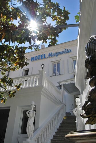 Гостиница Hôtel Le Magnolia в Кальви