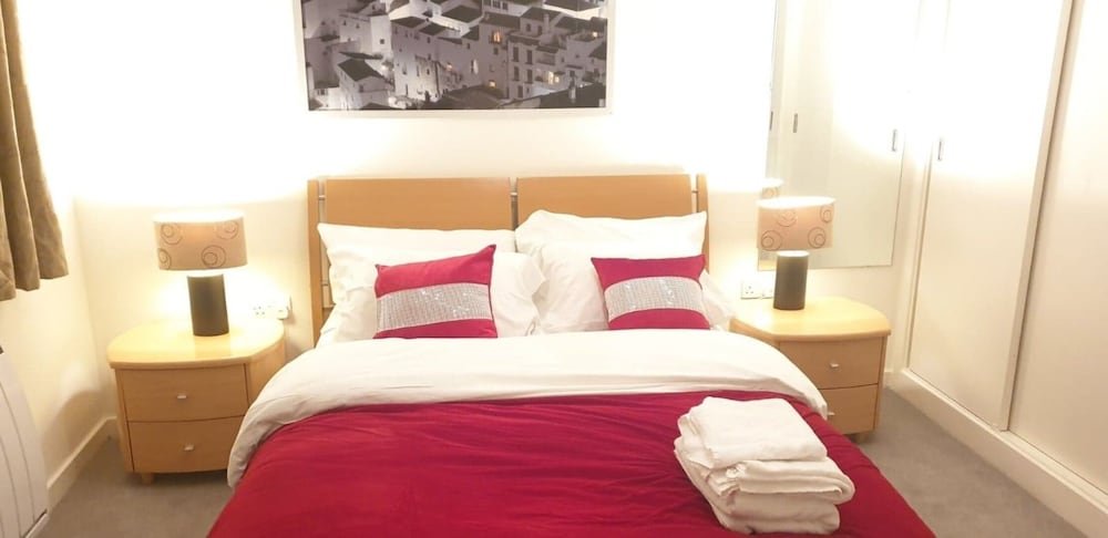 Фото Aircondition 2 Beds 2 Baths Victoria Station