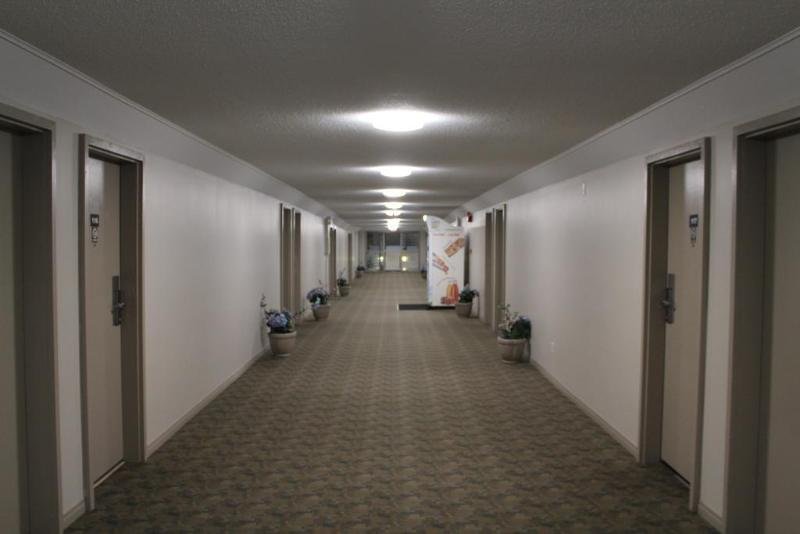 Фото Knights Inn Kamloops