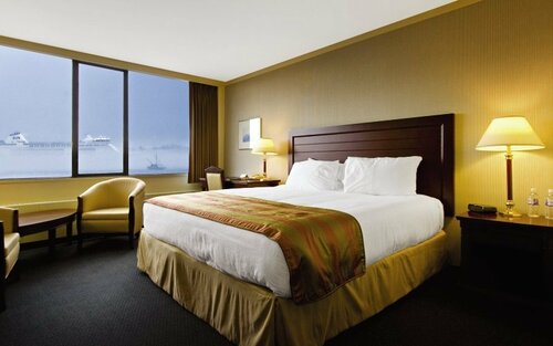 Гостиница Coast Discovery Inn в Кэмпбелл-Ривер