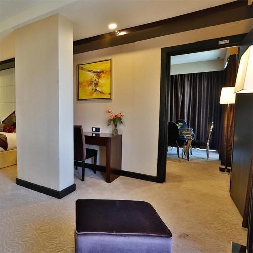 Фото Royale Signature Hotel