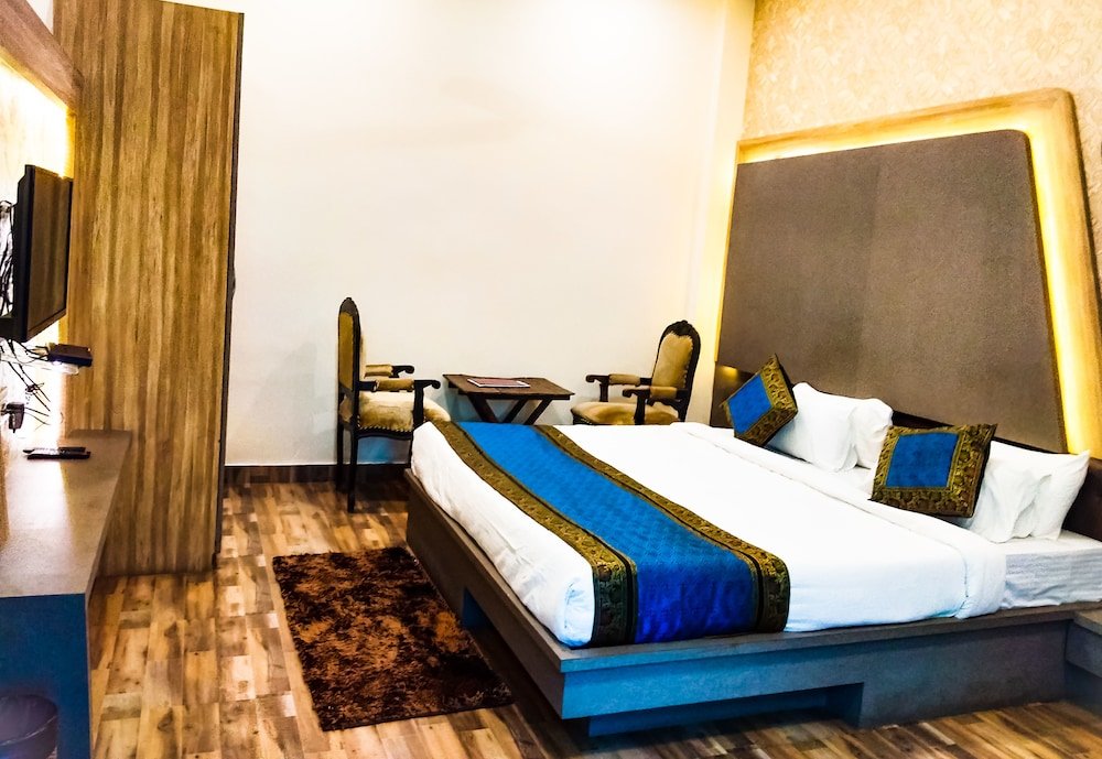 Фото Dwivedi Hotels Sri Omkar Palace