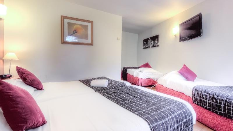 Фото Logis Hotel Restaurant des Acacias Lille Tourcoing