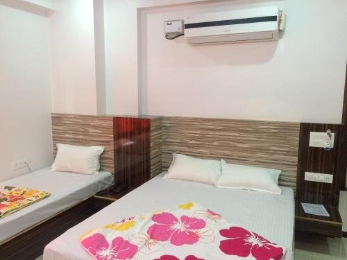 Фото Hotel Thikana Palace