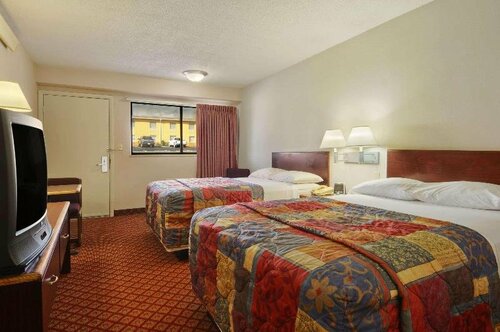 Гостиница Days Inn by Wyndham Overland Park/Metcalf/Convention Center в Оверлэнд Парк