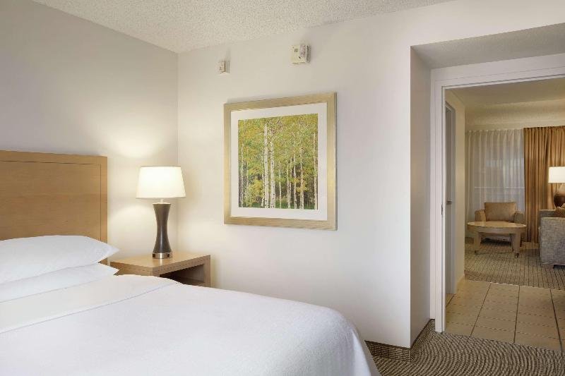 Фото Embassy Suites by Hilton Denver International Airport