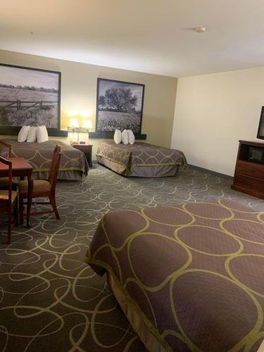 Фото Super 8 by Wyndham Hillsboro Tx