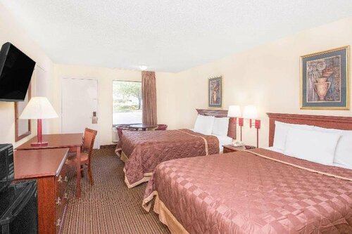 Гостиница Days Inn by Wyndham Spartanburg Waccamaw