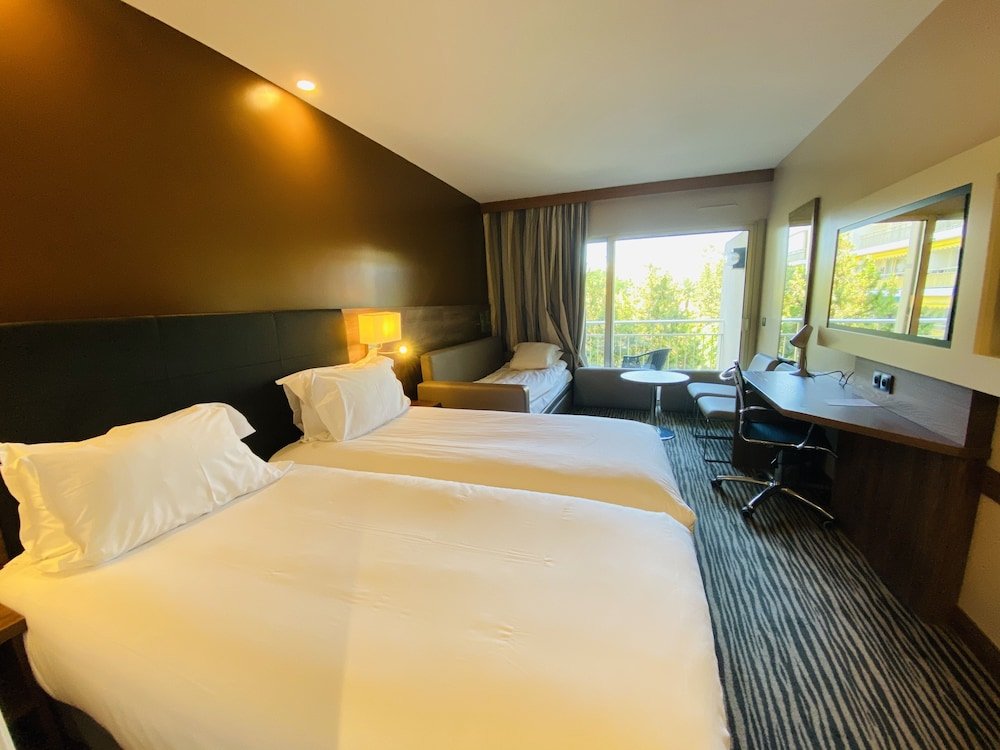 Фото Holiday Inn Cannes