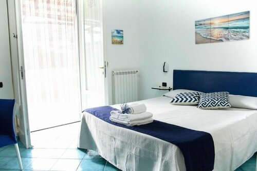 Гостиница Eden Holiday Accomodation