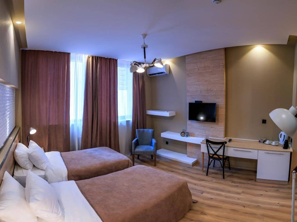 Фото отеля 2