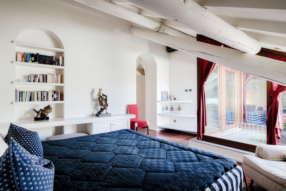 Фото MyHomeInComo - MC Julian Apartment